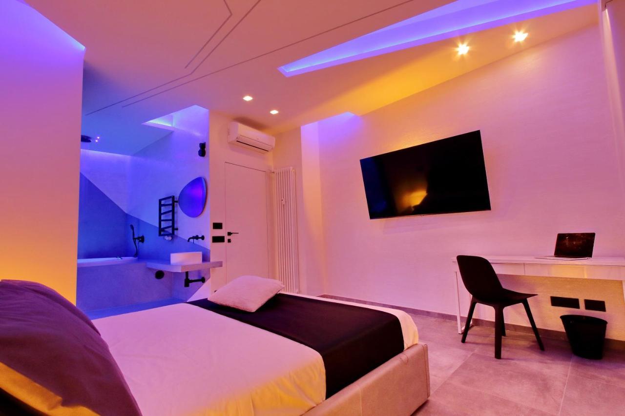 Luxury * Rom