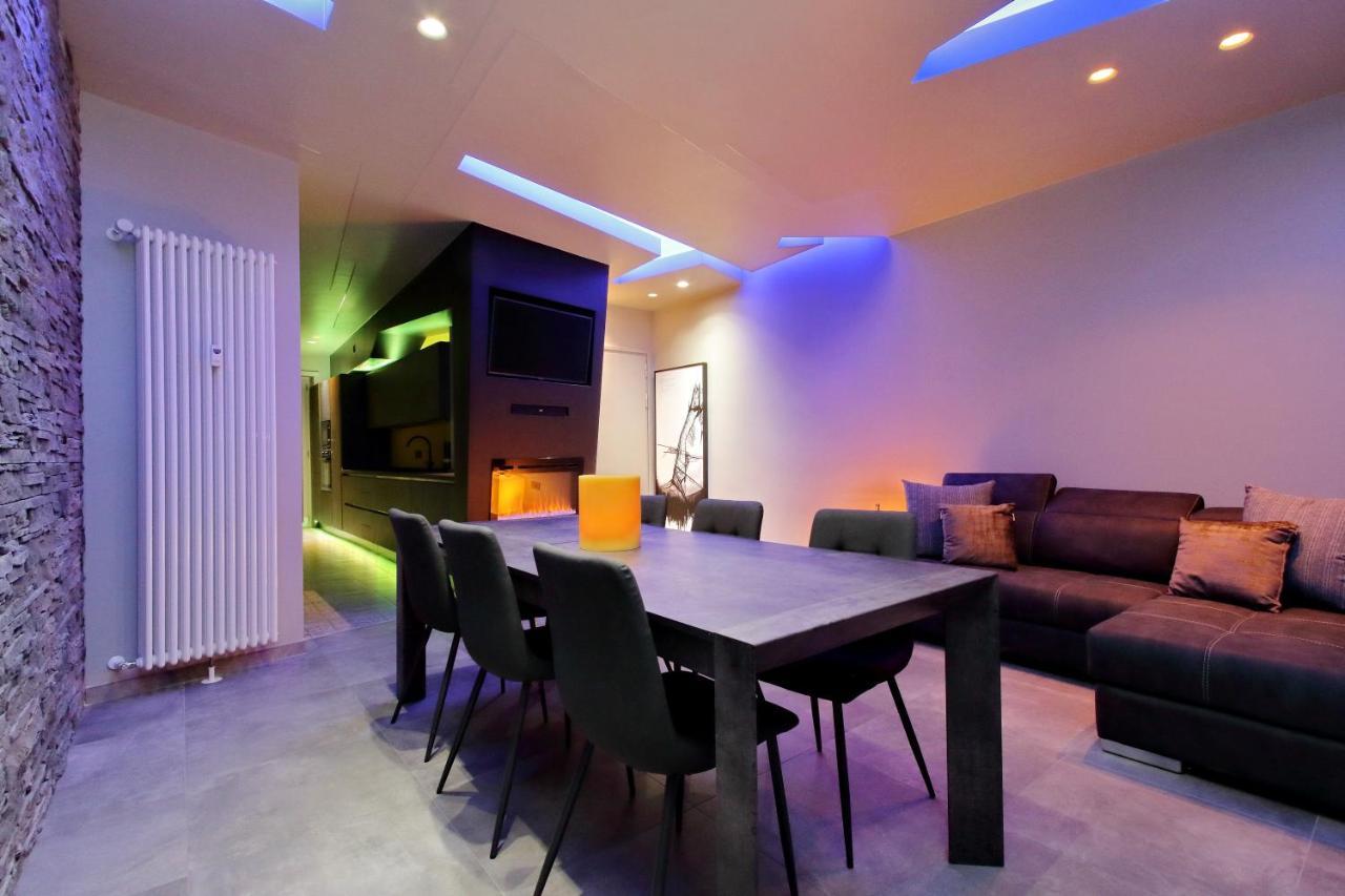 Luxury Rom