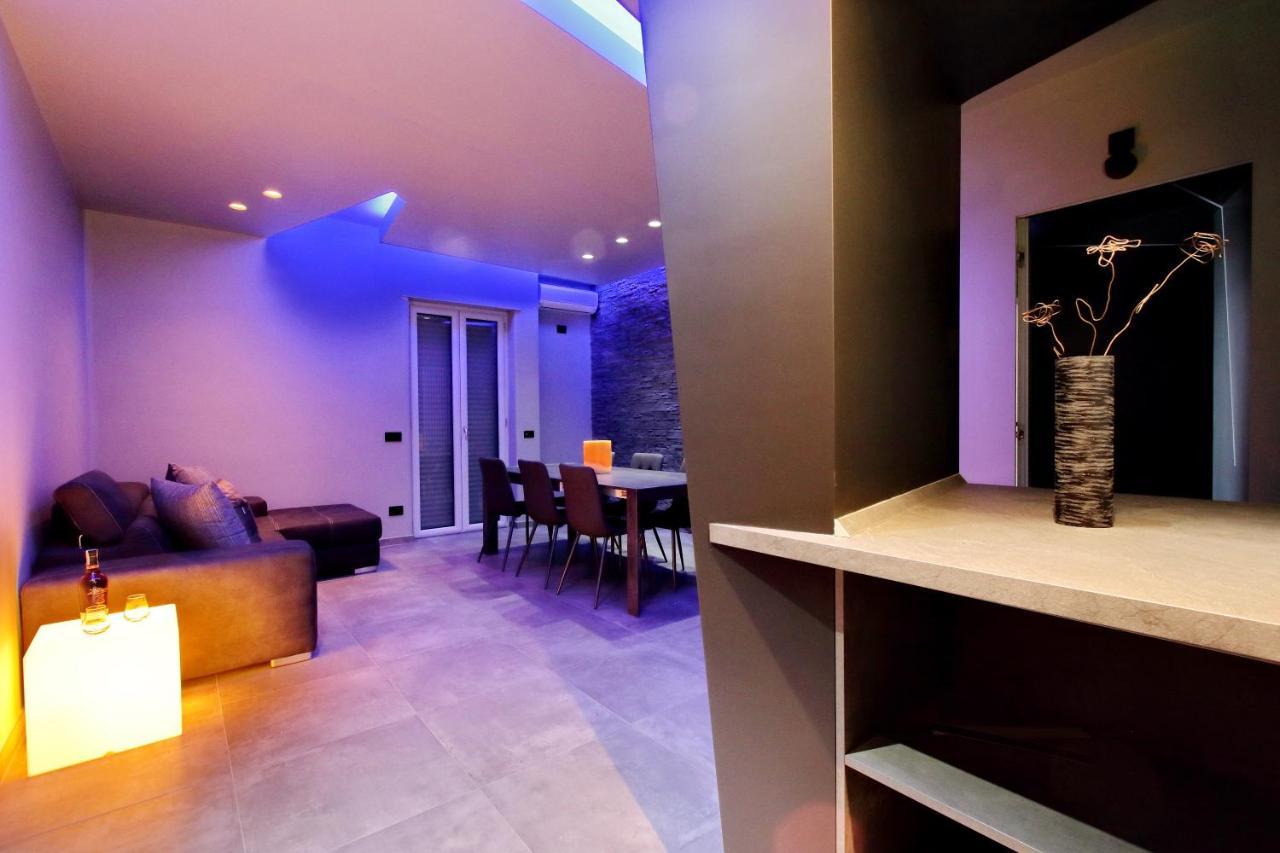 Luxury Rom